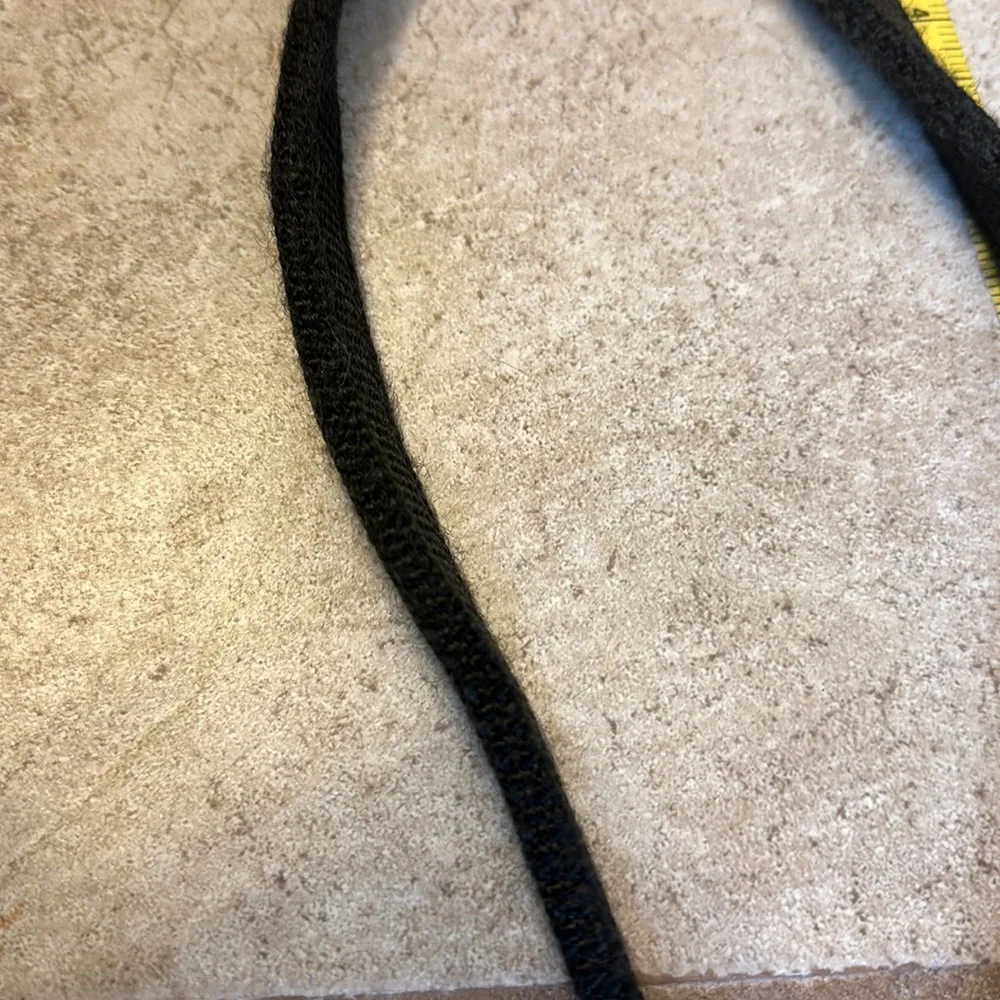 Double dog leash connector 19” each side black. Double THICK LEASH SEWN